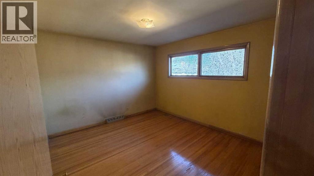 8 Carnarvon Way Nw, Calgary, Alberta  T2K 1W4 - Photo 11 - A2267074