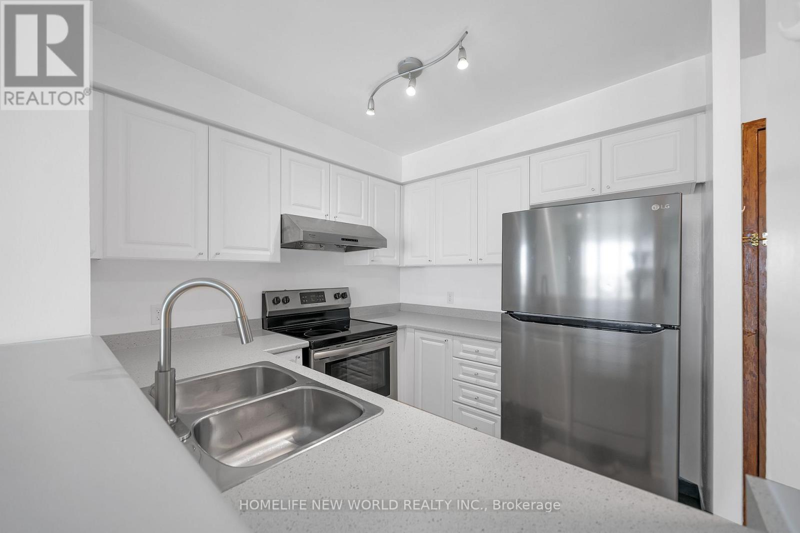 2510 - 11 Lee Centre Drive, Toronto, Ontario  M1H 3J5 - Photo 5 - E12526094