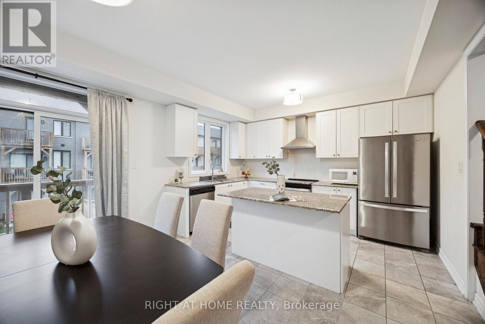 61 Douet Lane, Ajax, Ontario  L1Z 0V4 - Photo 11 - E12526136