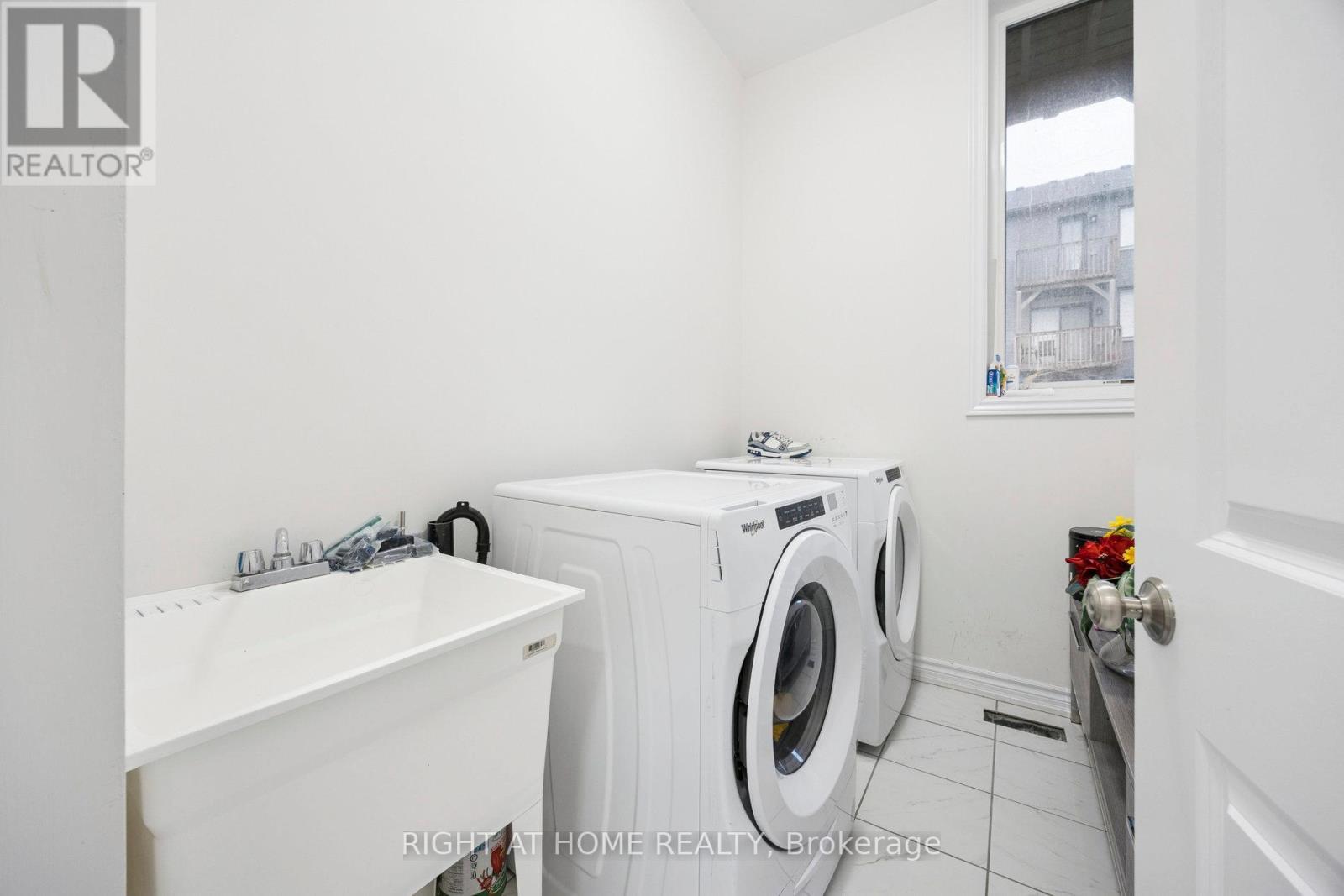 61 Douet Lane, Ajax, Ontario  L1Z 0V4 - Photo 38 - E12526136