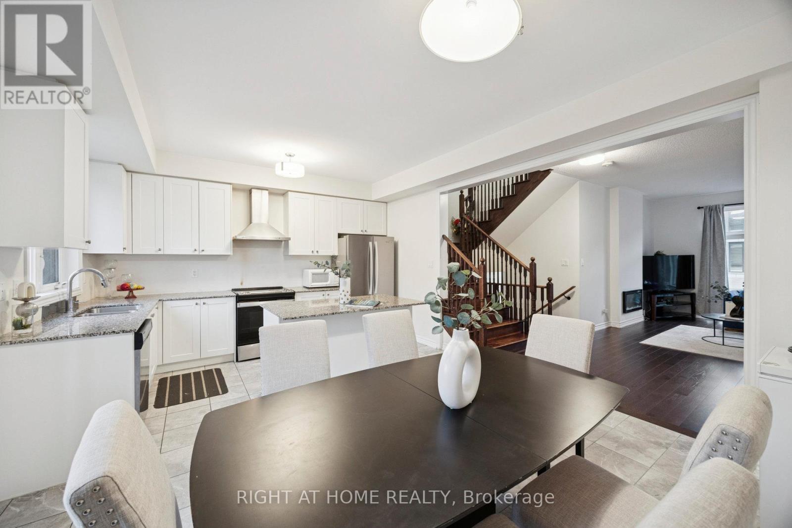 61 Douet Lane, Ajax, Ontario  L1Z 0V4 - Photo 9 - E12526136