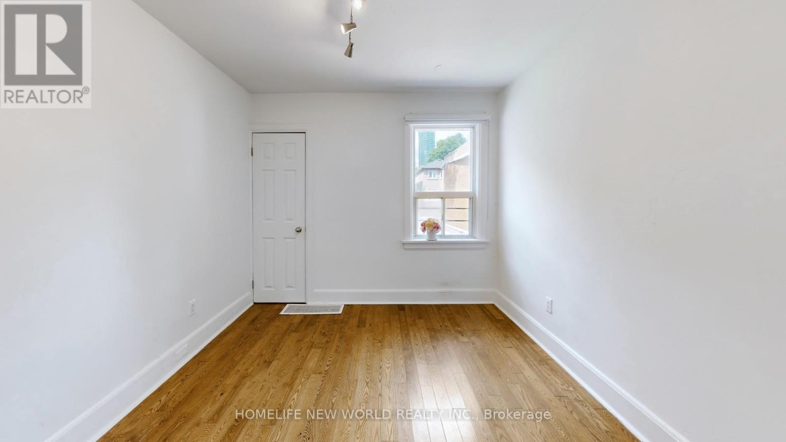 Main Fl - 14 Franklin Avenue, Toronto, Ontario  M2N 1B6 - Photo 11 - C12417966