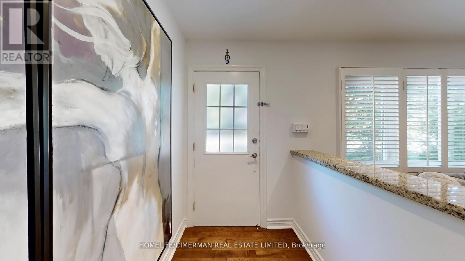 386 Kerrybrook Drive, Richmond Hill, Ontario  L4C 3R1 - Photo 4 - N12526132