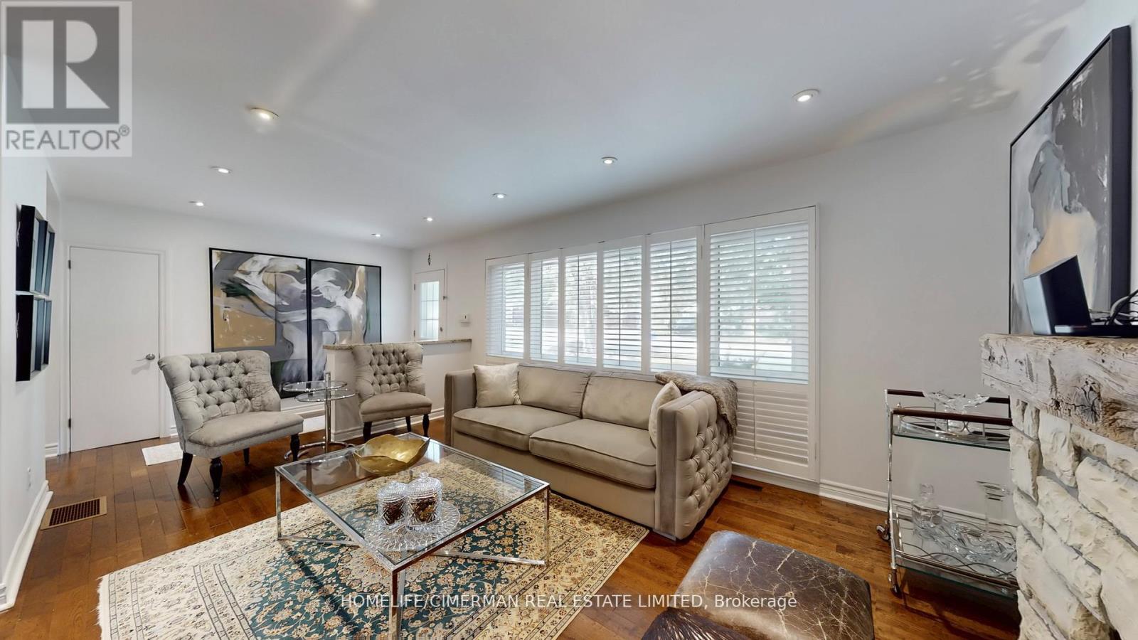 386 Kerrybrook Drive, Richmond Hill, Ontario  L4C 3R1 - Photo 7 - N12526132