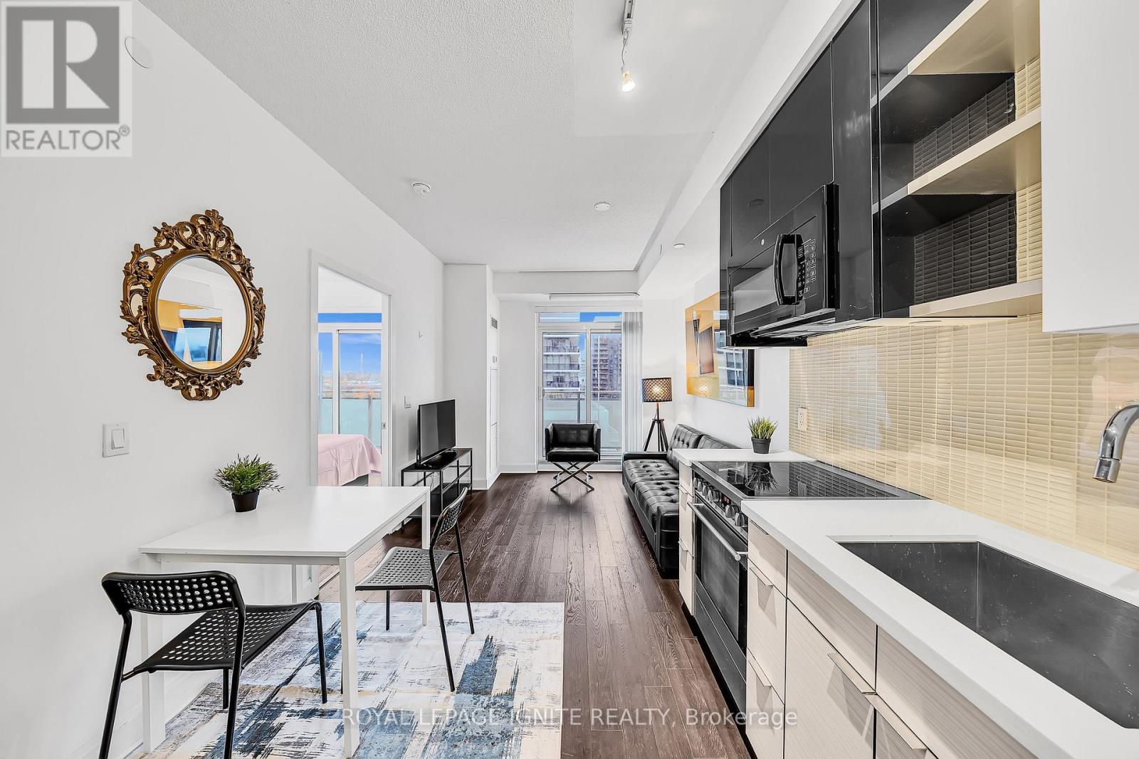 607 - 33 Shore Breeze Drive, Toronto, Ontario  M7V 1A1 - Photo 3 - W12526098