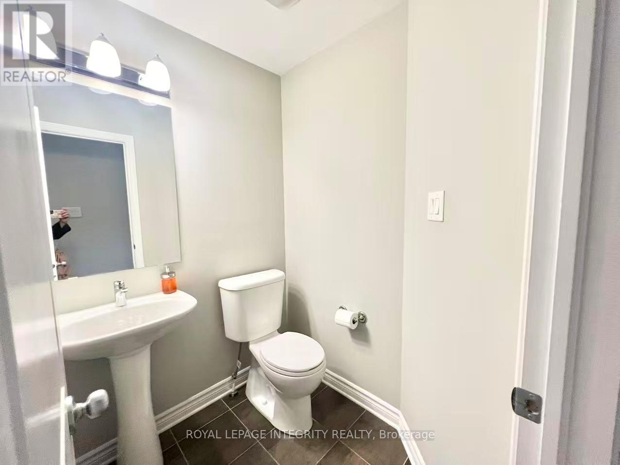 518 Paine Avenue, Ottawa, Ontario  K2T 0K7 - Photo 4 - X12526154