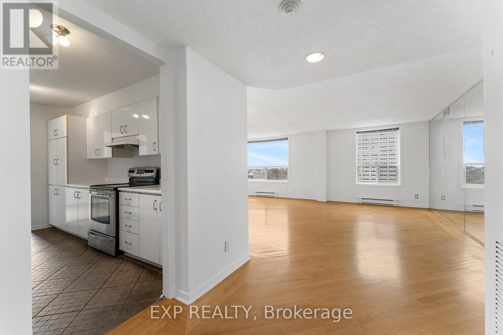 Ph10 - 215 Parkdale Avenue, Ottawa, Ontario  K1Y 4T8 - Photo 17 - X12526158