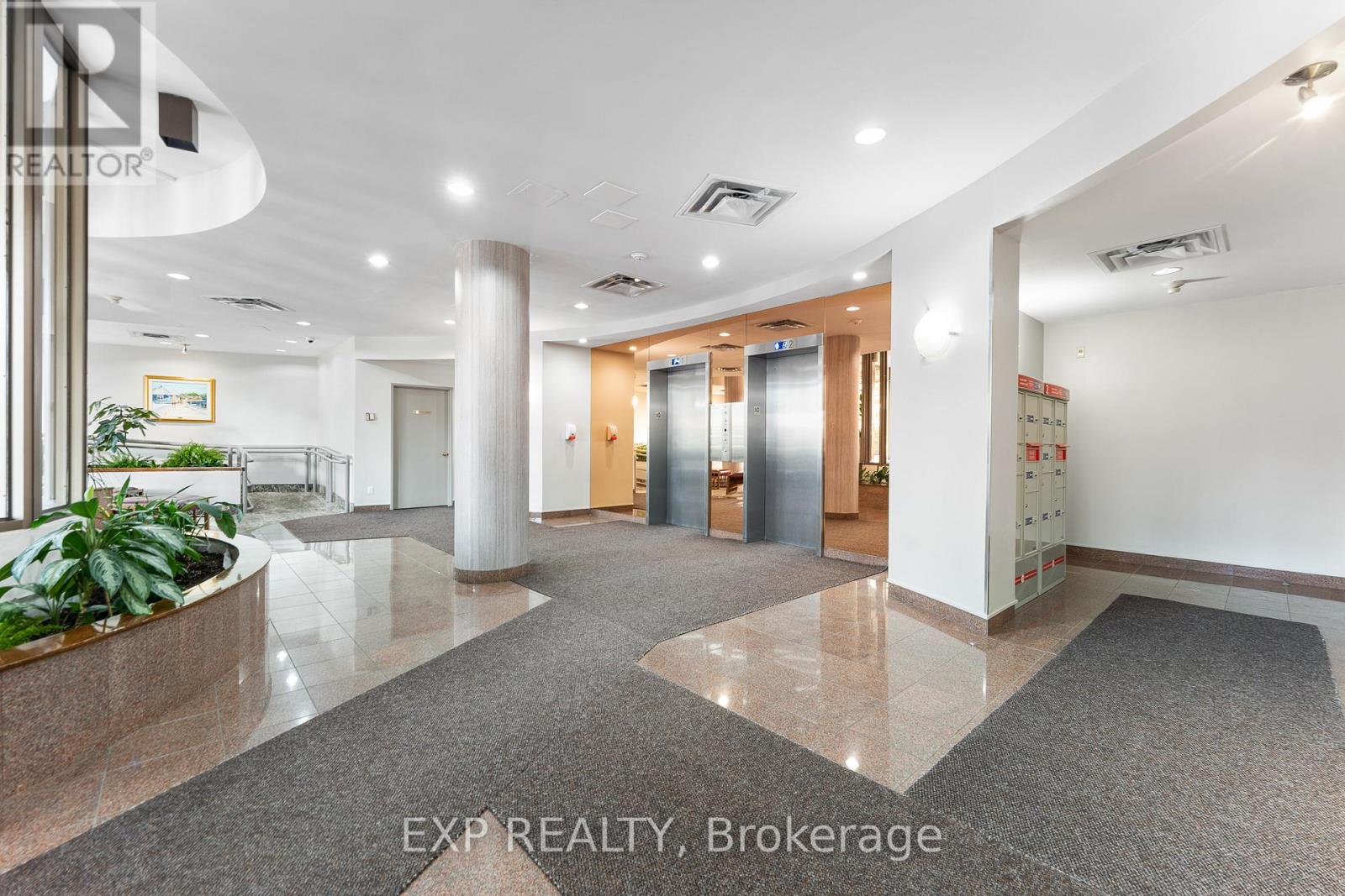 Ph10 - 215 Parkdale Avenue, Ottawa, Ontario  K1Y 4T8 - Photo 4 - X12526158