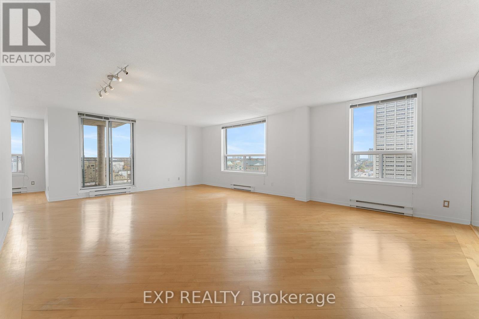 Ph10 - 215 Parkdale Avenue, Ottawa, Ontario  K1Y 4T8 - Photo 9 - X12526158