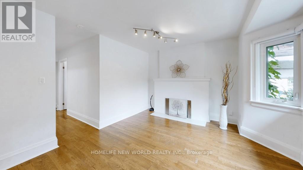 Main Fl - 14 Franklin Avenue, Toronto, Ontario  M2N 1B6 - Photo 3 - C12417966