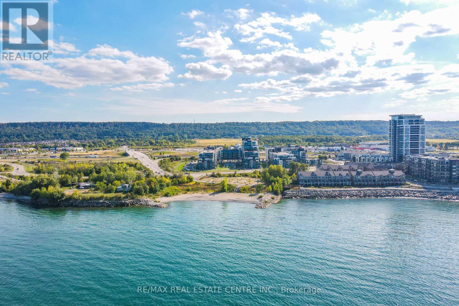 402 - 16 CONCORD PLACE, Grimsby, Ontario