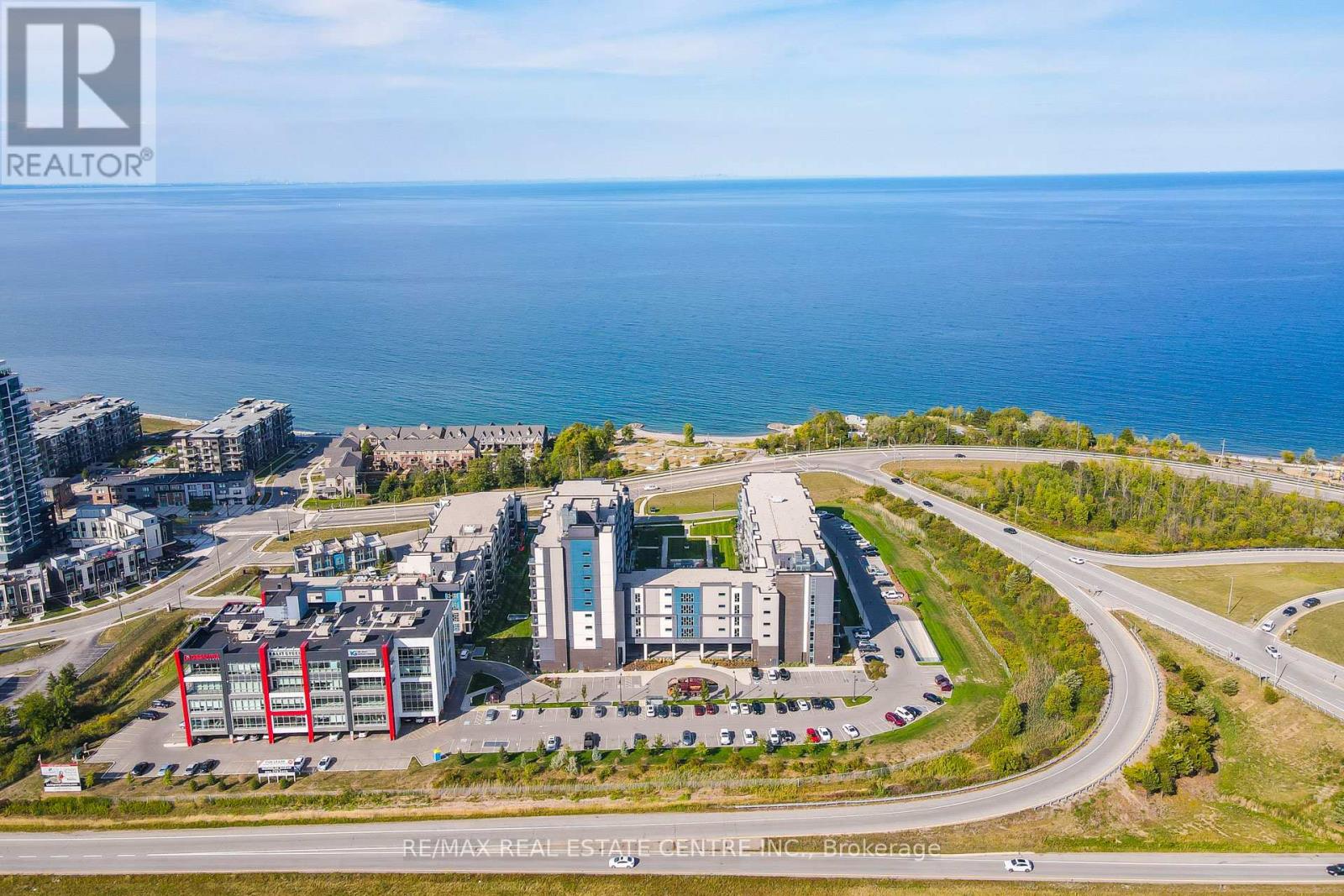 402 - 16 Concord Place, Grimsby, Ontario  L3M 0J1 - Photo 3 - X12526108