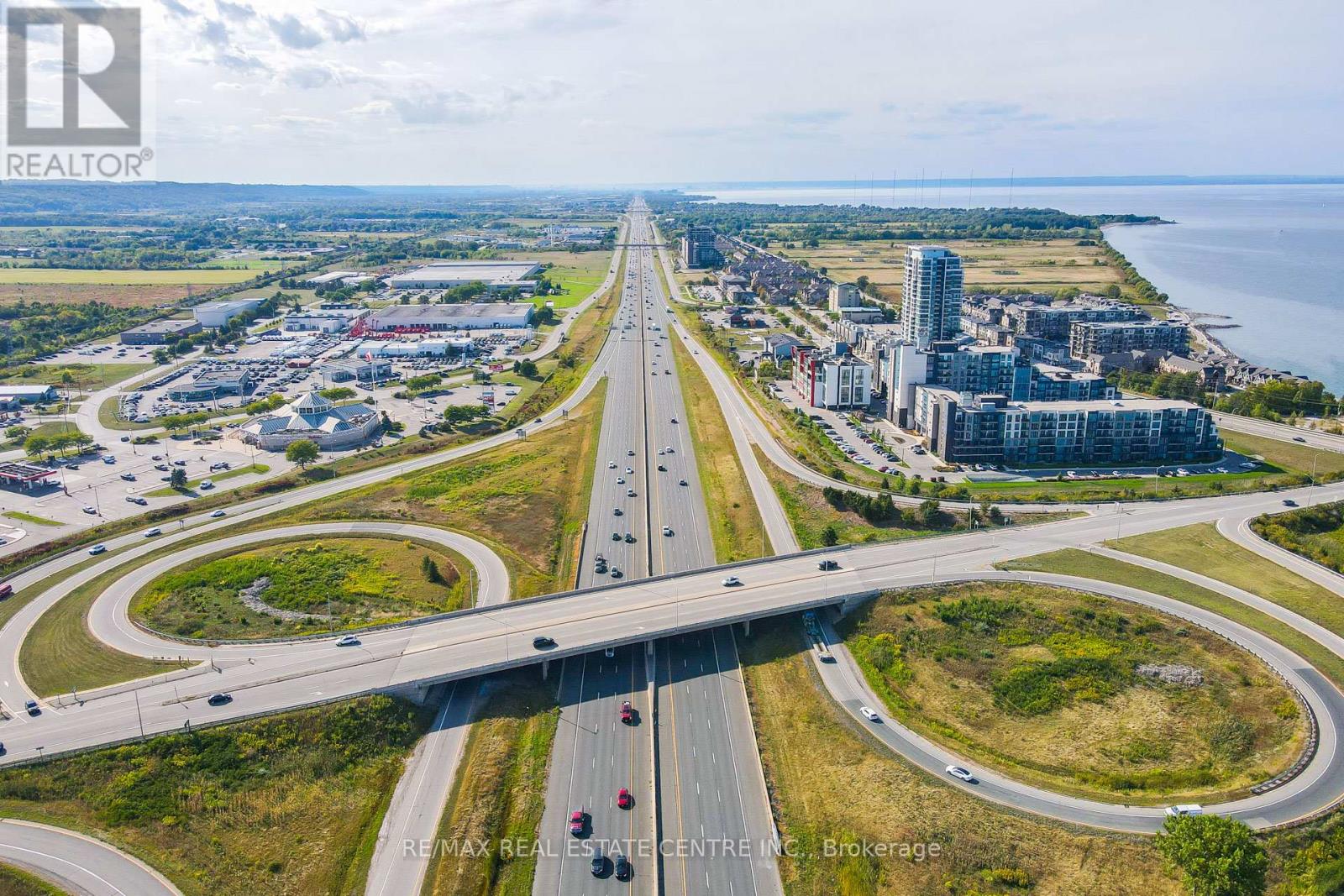 402 - 16 Concord Place, Grimsby, Ontario  L3M 0J1 - Photo 4 - X12526108