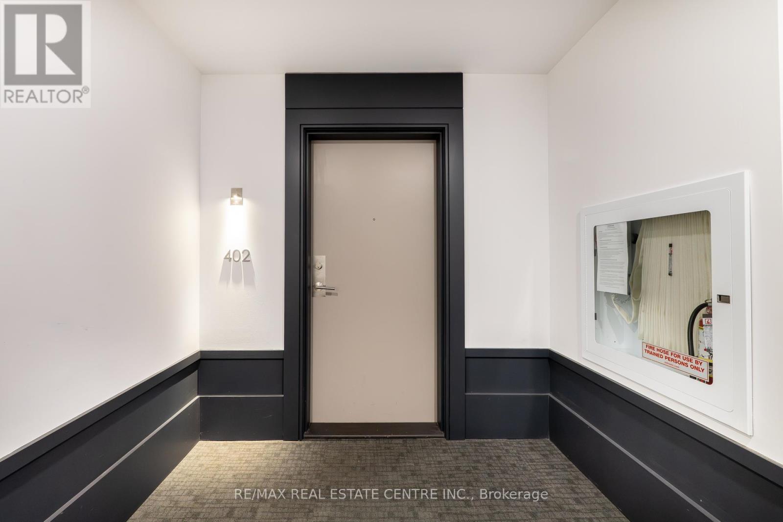 402 - 16 Concord Place, Grimsby, Ontario  L3M 0J1 - Photo 8 - X12526108