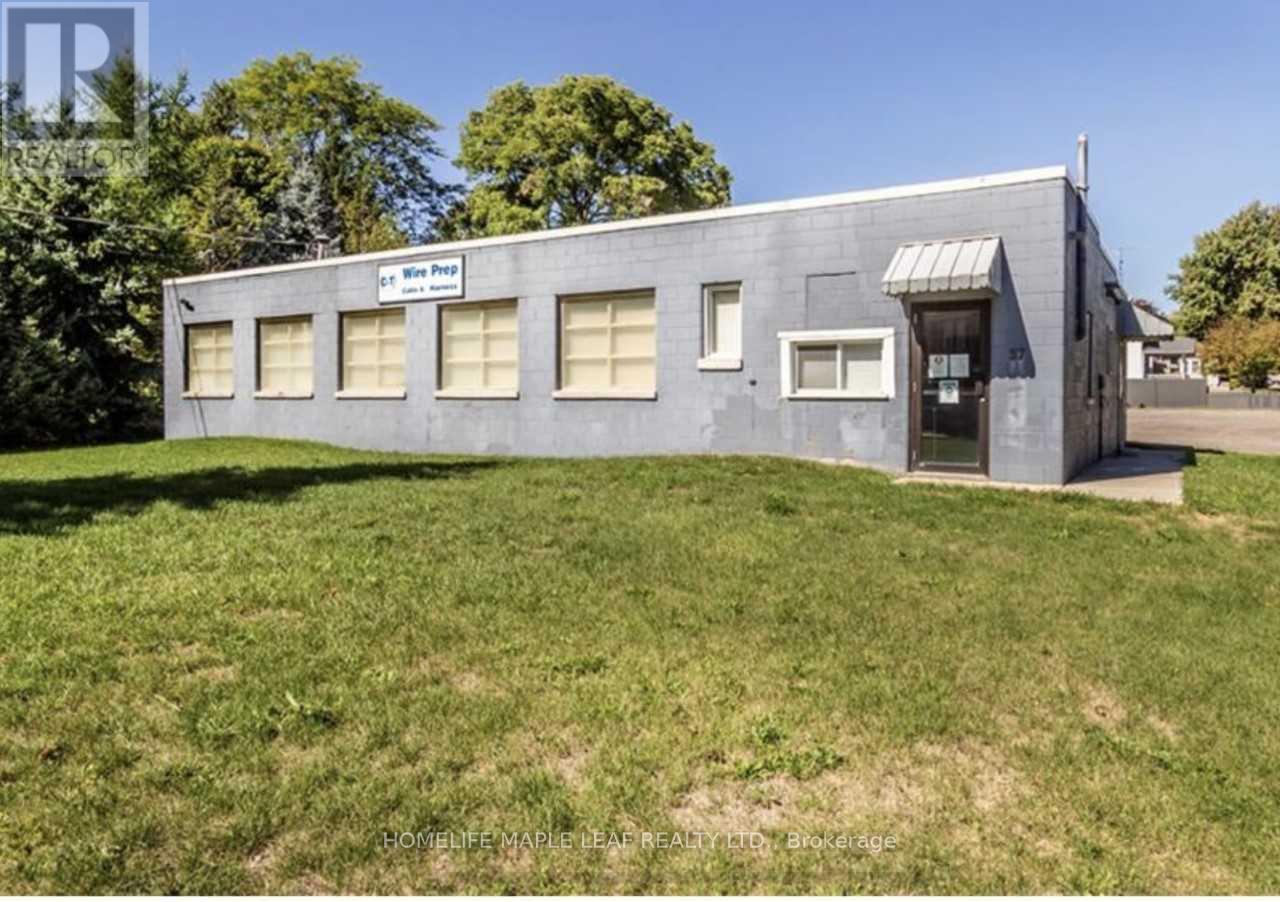 37 Beverly Street E, Brant, Ontario  N0E 1N0 - Photo 2 - X12526118