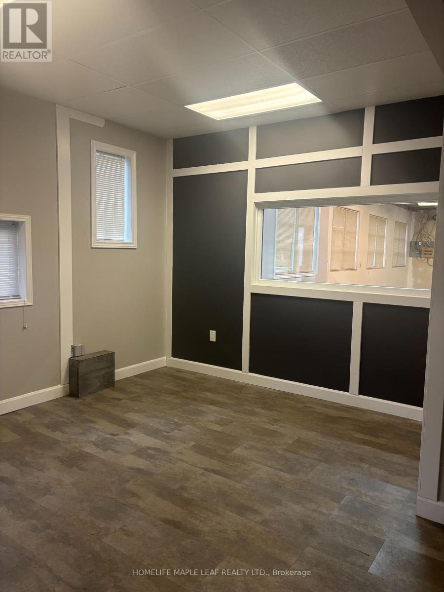 37 Beverly Street E, Brant, Ontario  N0E 1N0 - Photo 8 - X12526118