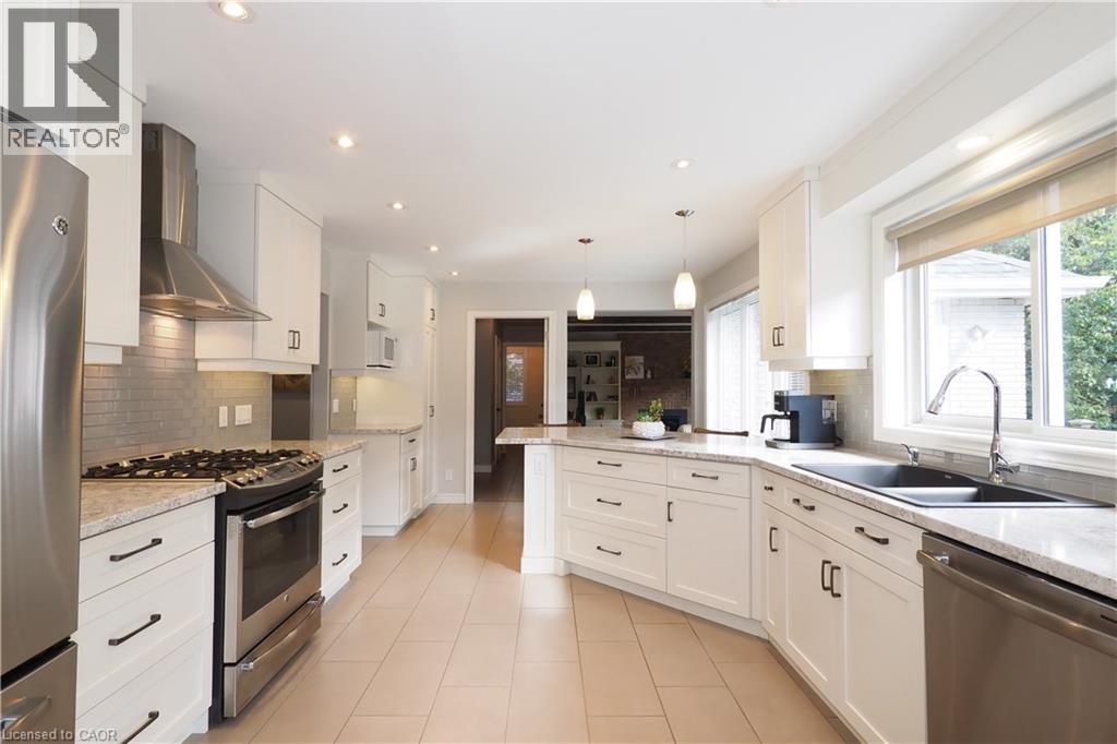 375 Crimson Drive, Waterloo, Ontario  N2K 2V2 - Photo 13 - 40780412