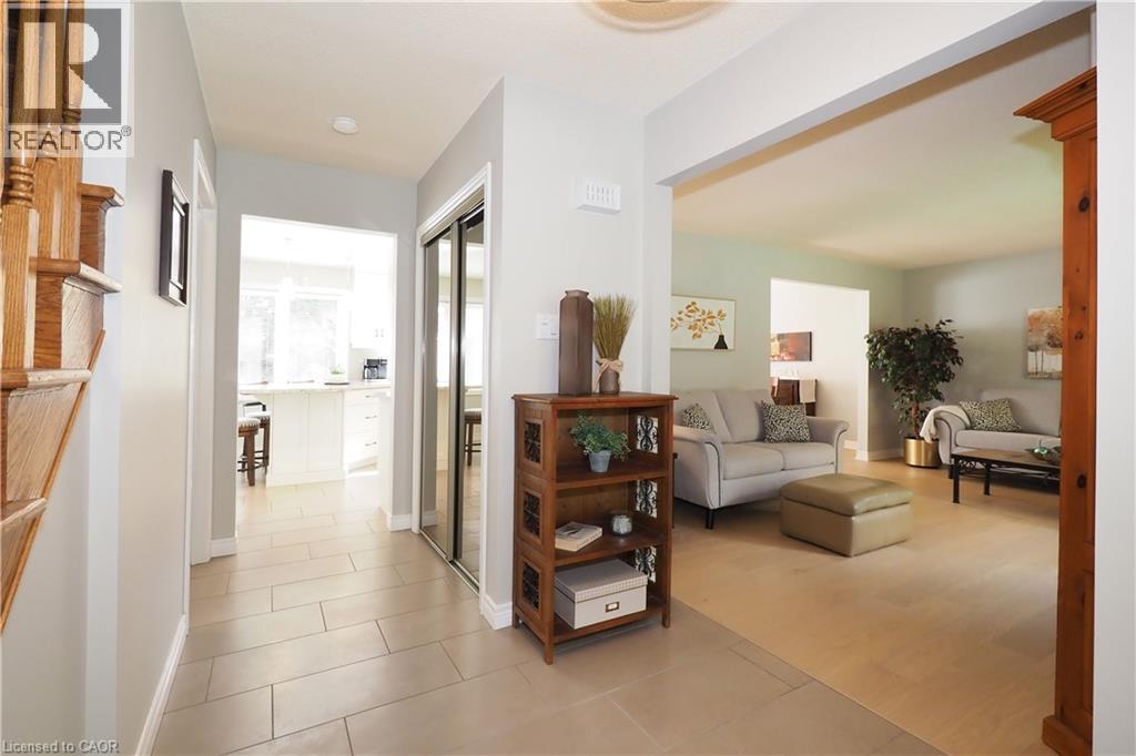 375 Crimson Drive, Waterloo, Ontario  N2K 2V2 - Photo 6 - 40780412