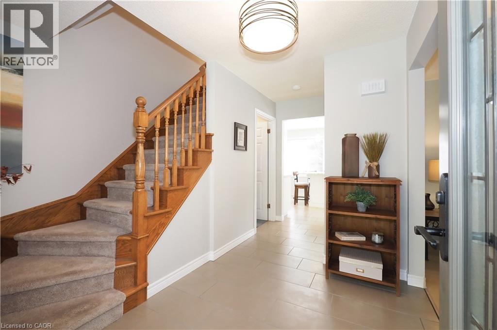 375 Crimson Drive, Waterloo, Ontario  N2K 2V2 - Photo 5 - 40780412