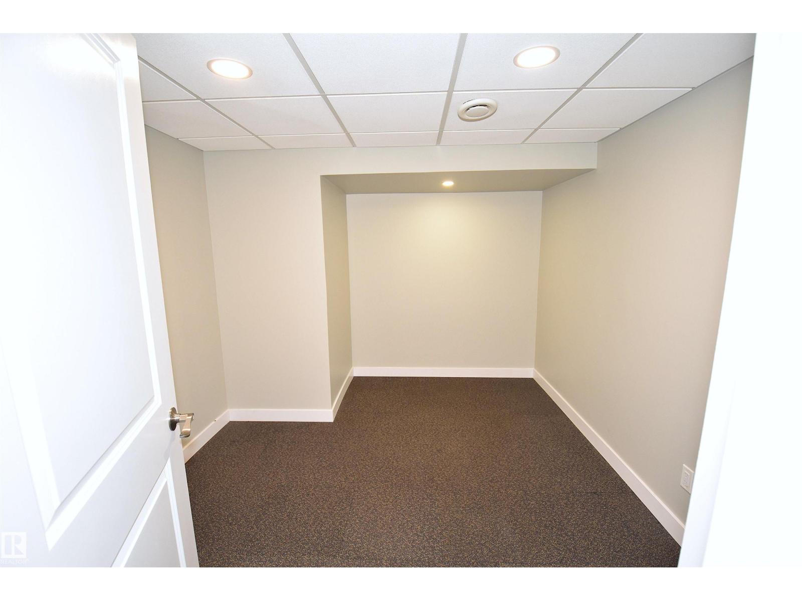 1574 54 St Nw, Edmonton, Alberta  T6L 6H4 - Photo 34 - E4465219