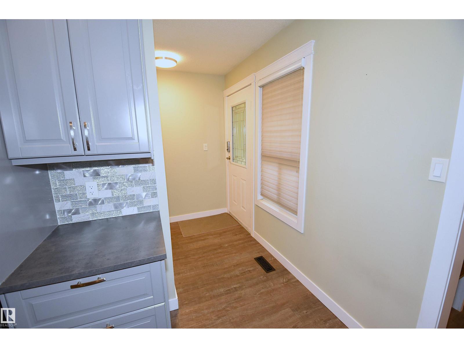 1574 54 St Nw, Edmonton, Alberta  T6L 6H4 - Photo 6 - E4465219