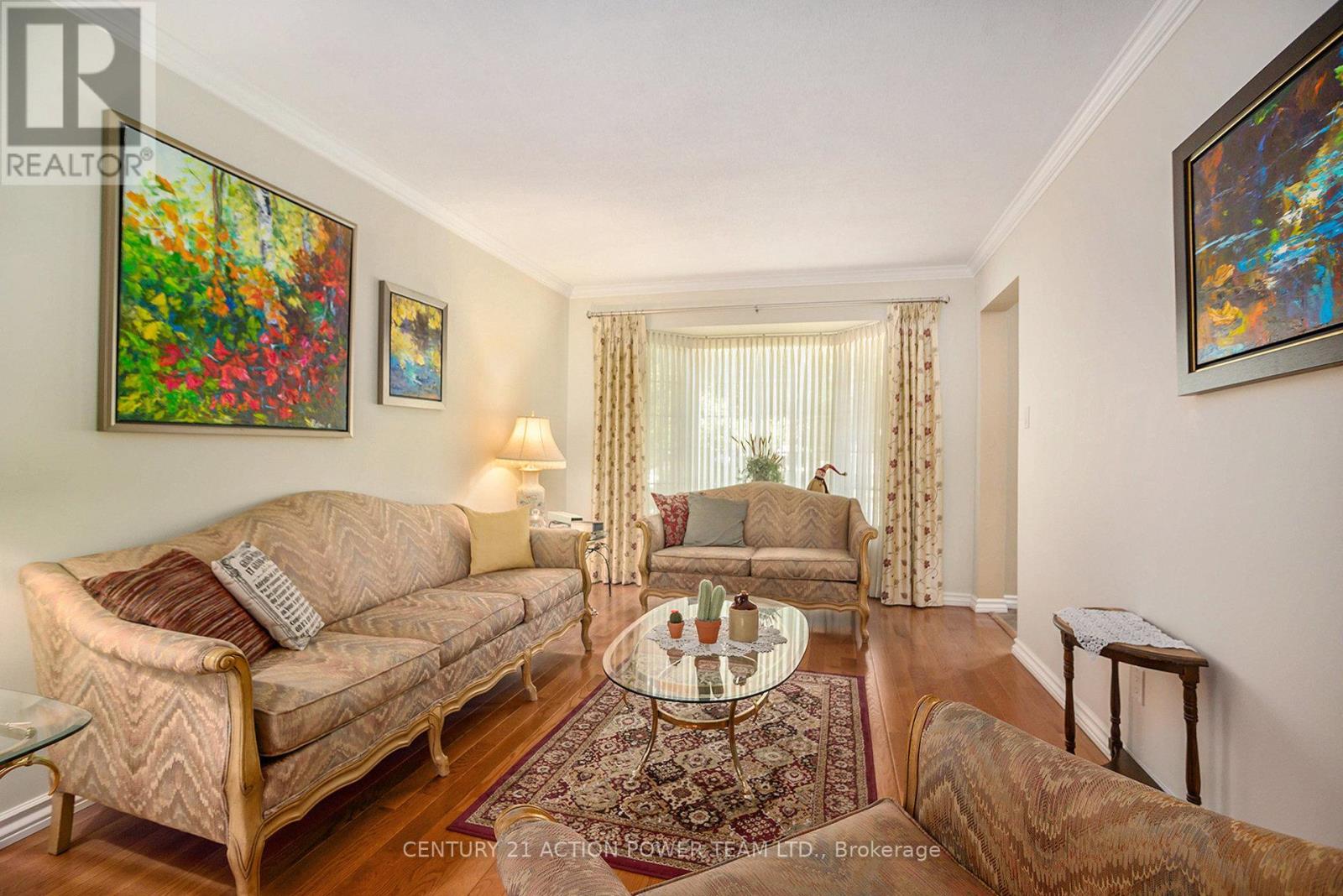 1358 Turner Crescent, Ottawa, Ontario K1E 2Y4 - Photo 8 - X12526174