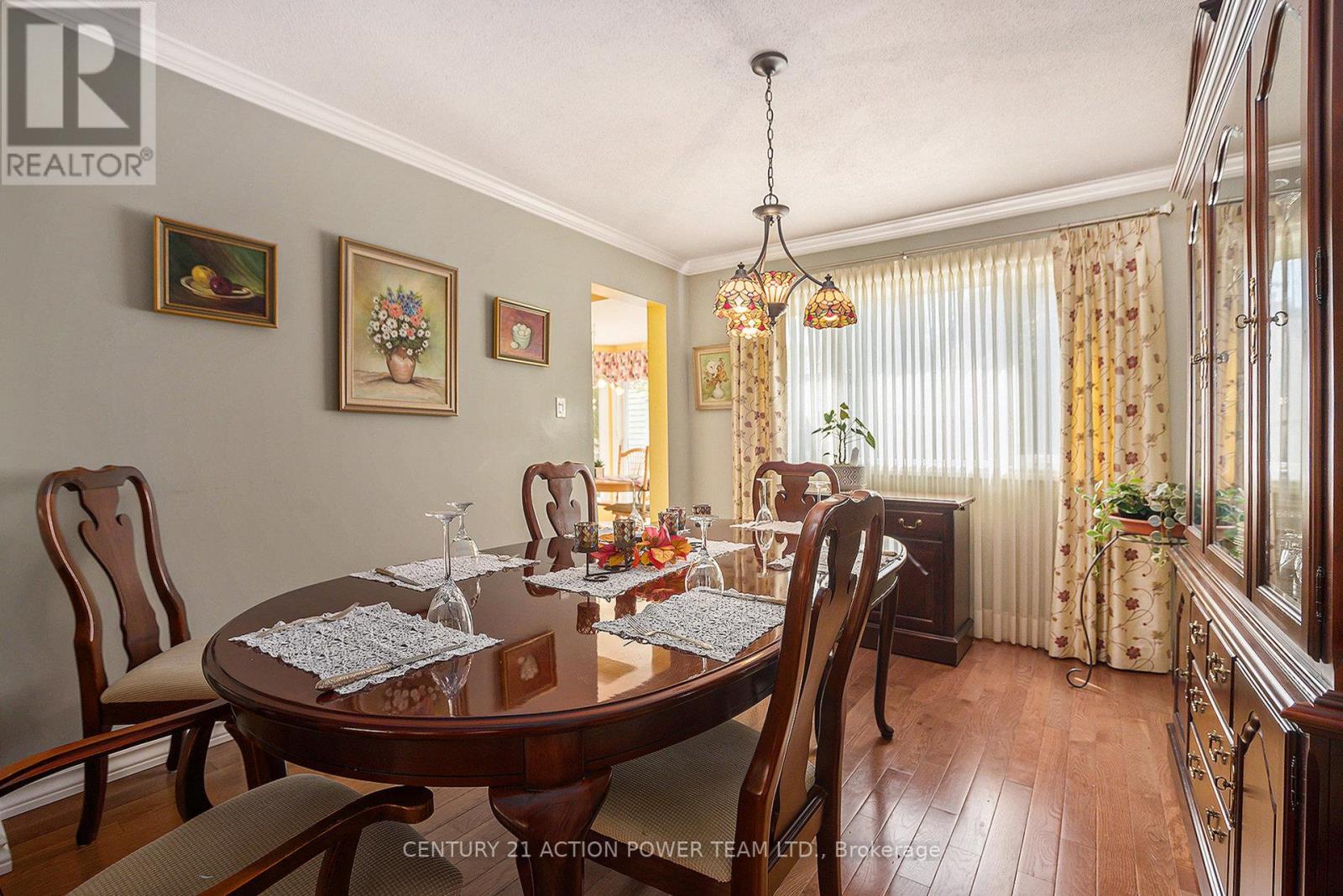 1358 Turner Crescent, Ottawa, Ontario K1E 2Y4 - Photo 9 - X12526174