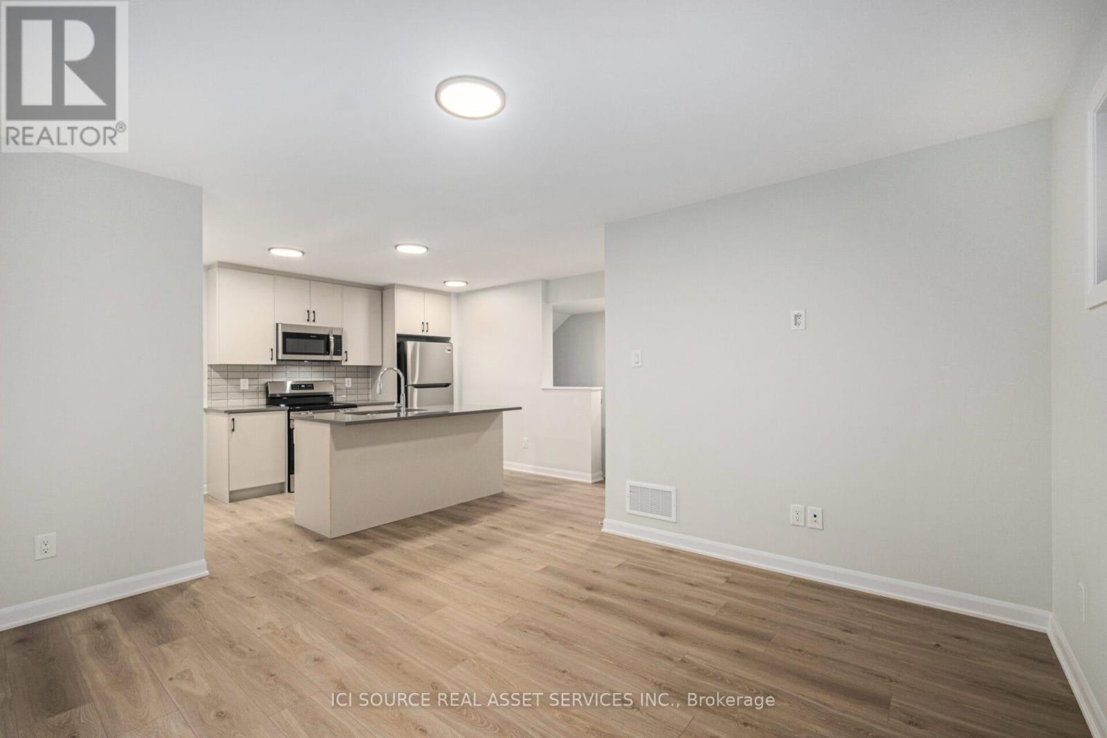 12 - 801 Glenroy Gilbert Drive, Ottawa, Ontario  K2J 5G3 - Photo 6 - X12526148