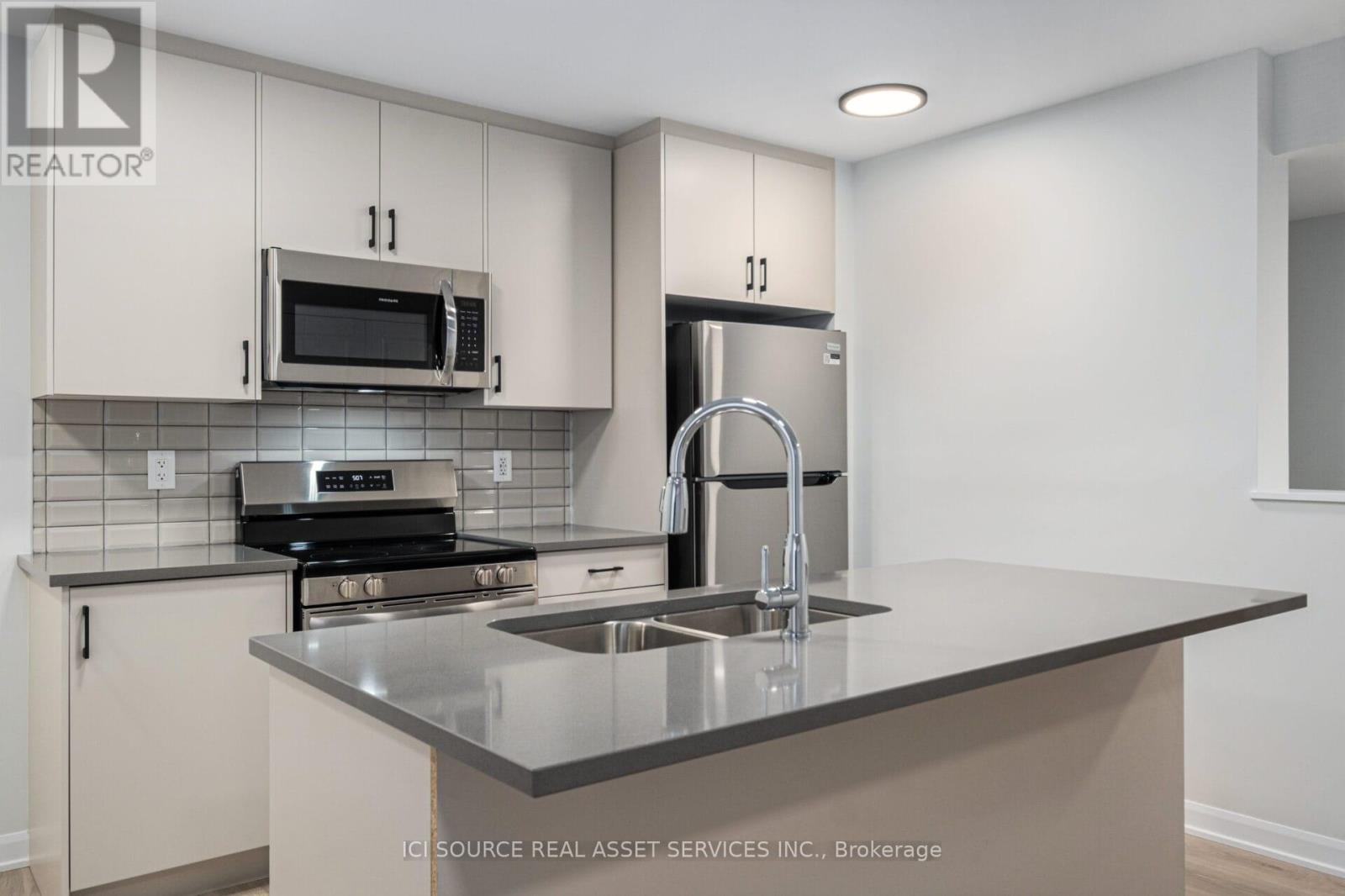 12 - 801 Glenroy Gilbert Drive, Ottawa, Ontario  K2J 5G3 - Photo 8 - X12526148