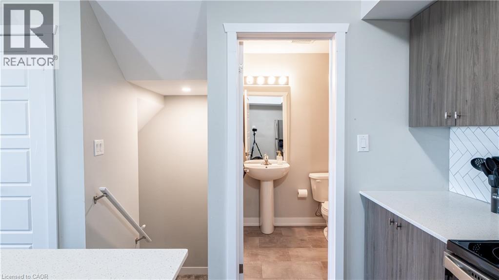 Property at 1331 COUNTRYSTONE Drive Unit# B4 image 3