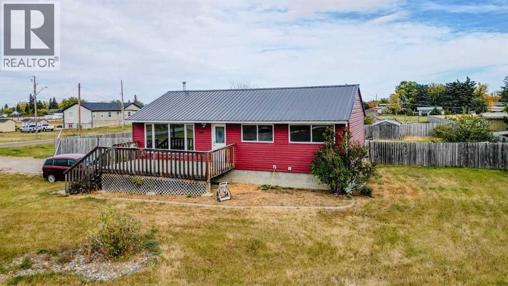 281 N 300 W, Raymond, Alberta  T0K 2S0 - Photo 1 - A2261381