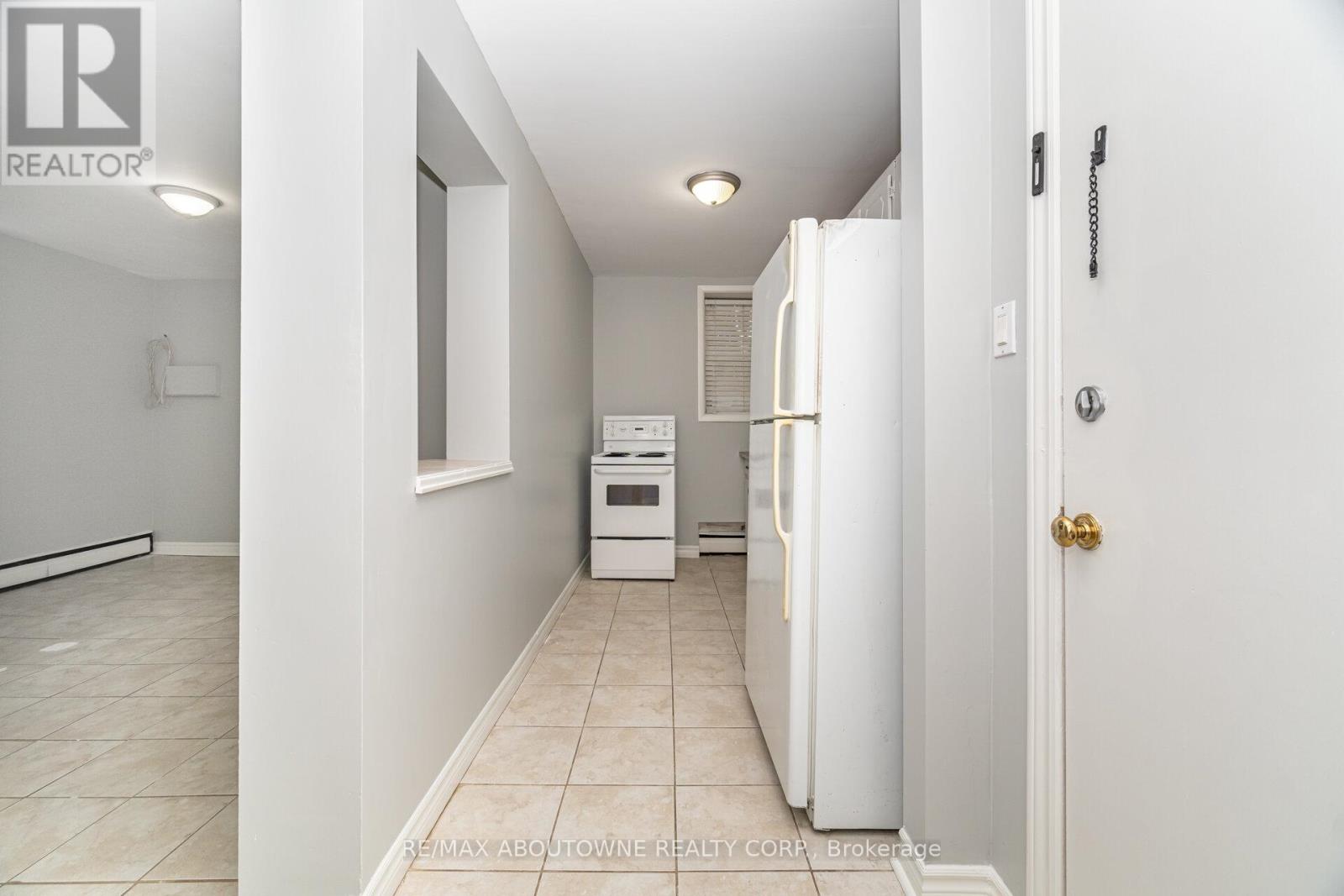 6 - 2138 Ghent Avenue, Burlington, Ontario  L7R 1Y3 - Photo 5 - W12524414