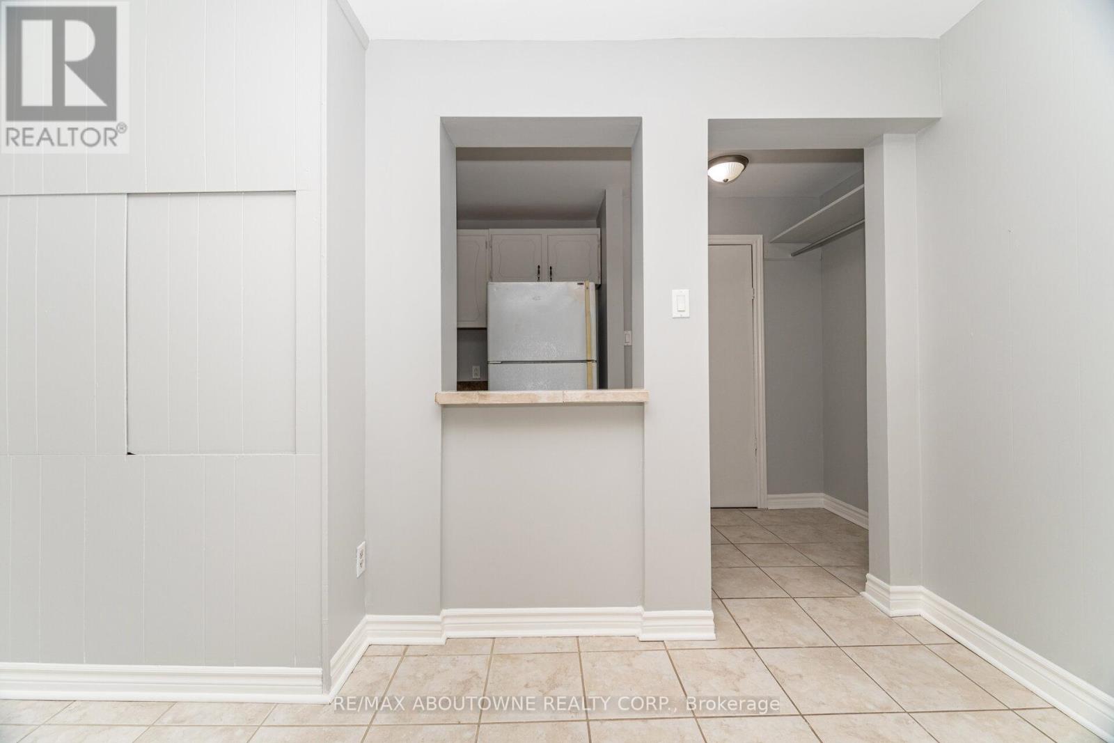 6 - 2138 Ghent Avenue, Burlington, Ontario  L7R 1Y3 - Photo 9 - W12524414