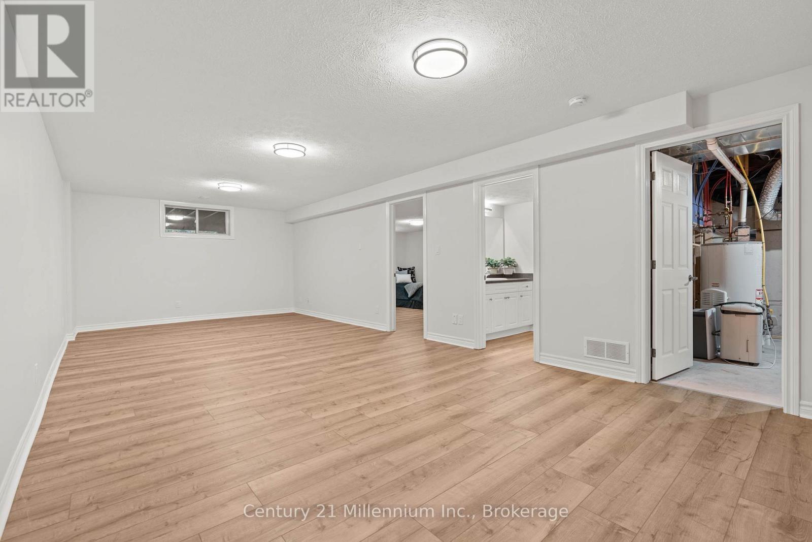 552 9th Street 'a' Street E, Owen Sound, Ontario N4K 0C4 - Photo 36 - X12526104