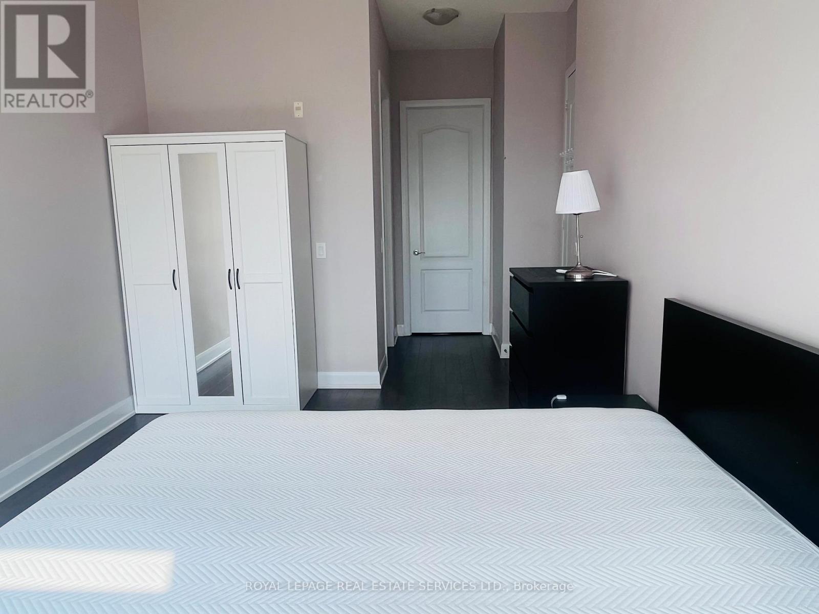 701 - 2470 Prince Michael Drive, Oakville, Ontario  L6H 0G9 - Photo 11 - W12423068