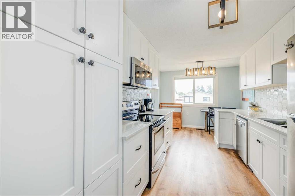 48 Aberdare Way Ne, Calgary, Alberta  T2A 6V5 - Photo 9 - A2252838