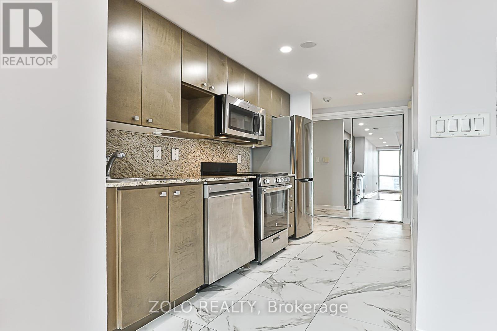 3305 - 11 Brunel Court, Toronto, Ontario  M5V 3Y3 - Photo 9 - C12526184