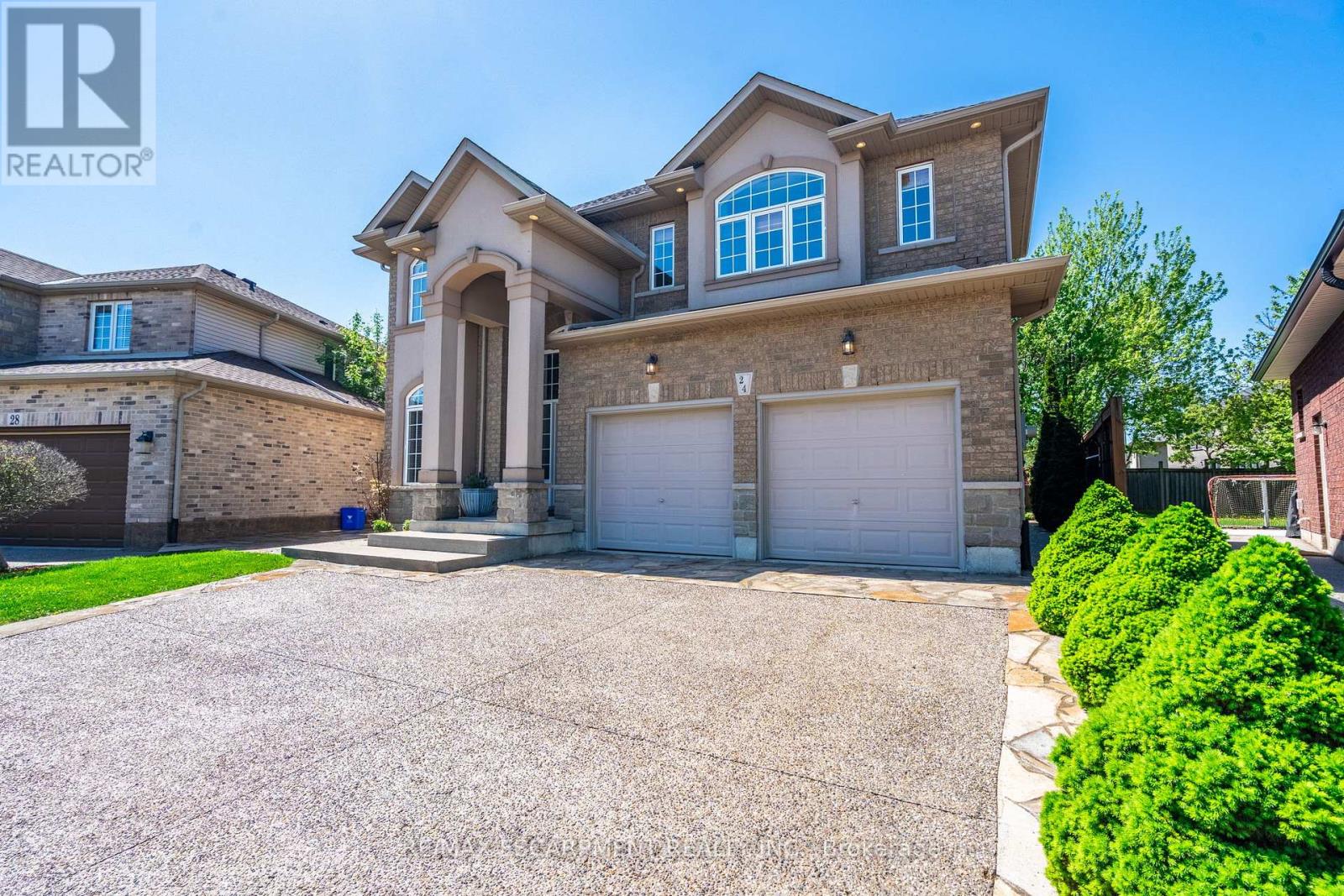 24 EDGECROFT CRESCENT, Hamilton, Ontario