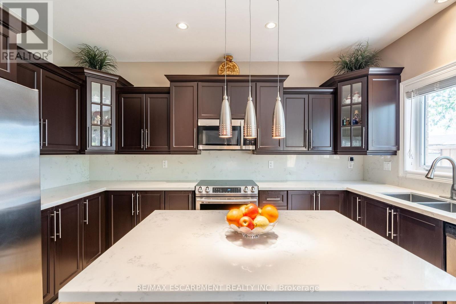 24 Edgecroft Crescent, Hamilton, Ontario  L8J 3Y6 - Photo 17 - X12526182