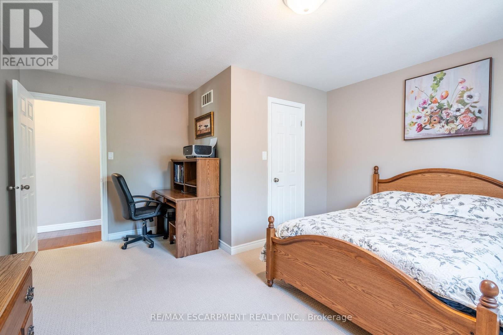 24 Edgecroft Crescent, Hamilton, Ontario  L8J 3Y6 - Photo 25 - X12526182