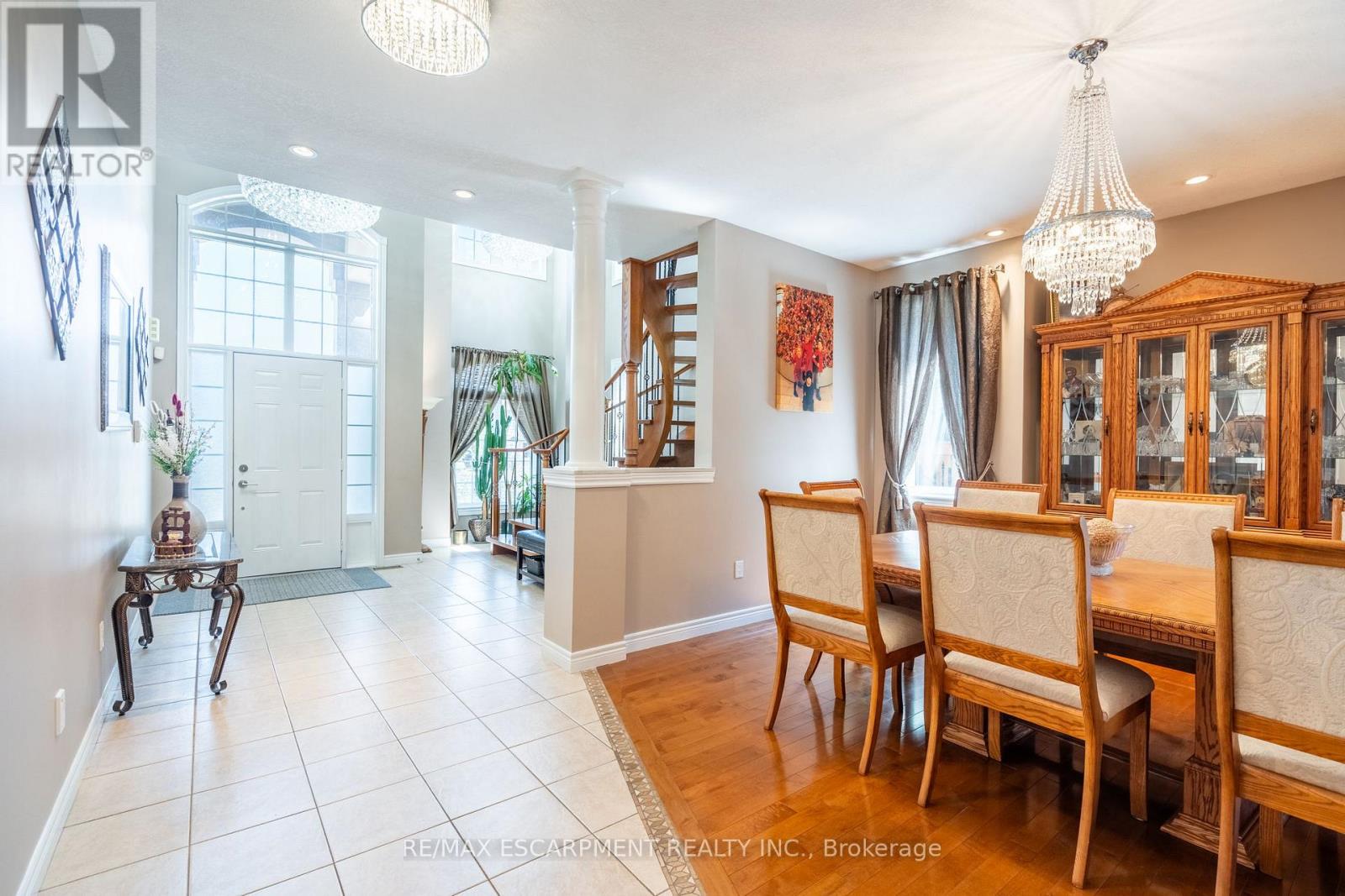 24 Edgecroft Crescent, Hamilton, Ontario  L8J 3Y6 - Photo 8 - X12526182