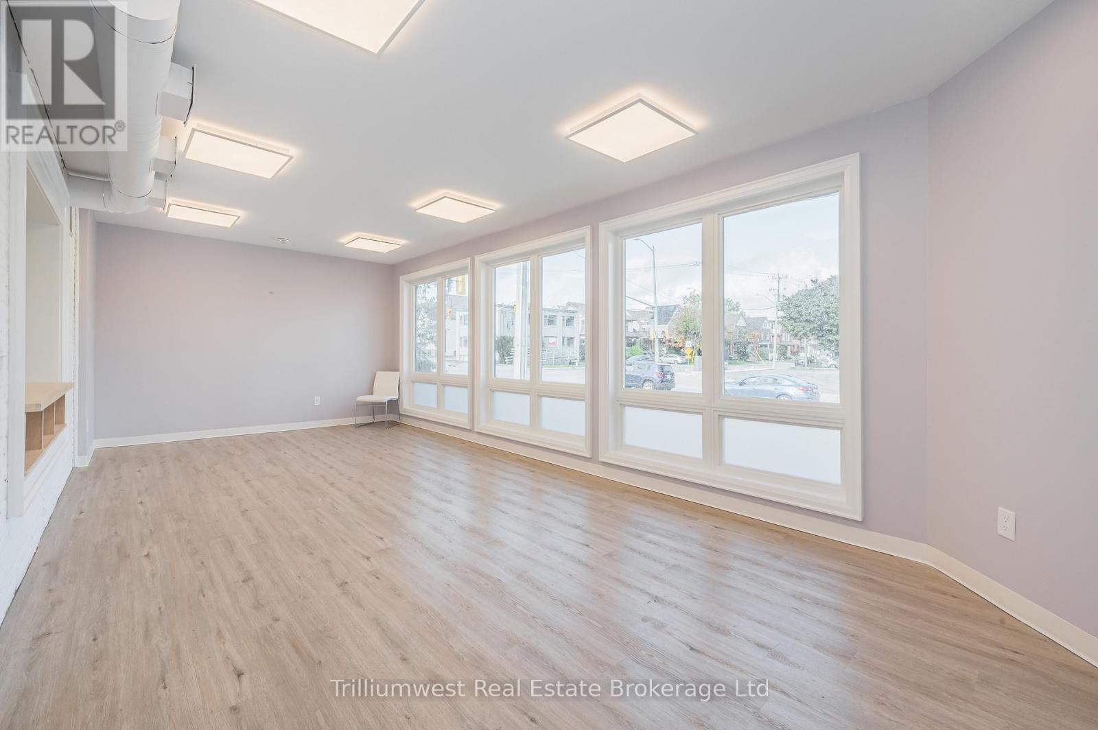 161 Victoria Street S, Kitchener, Ontario  N2G 2B7 - Photo 3 - X12526198