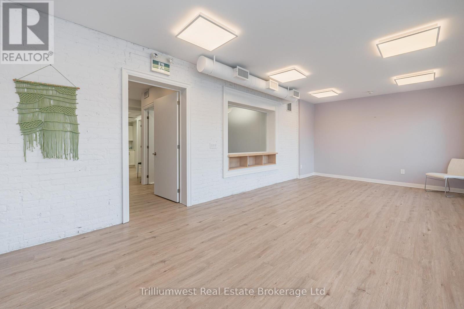 161 Victoria Street S, Kitchener, Ontario  N2G 2B7 - Photo 4 - X12526198