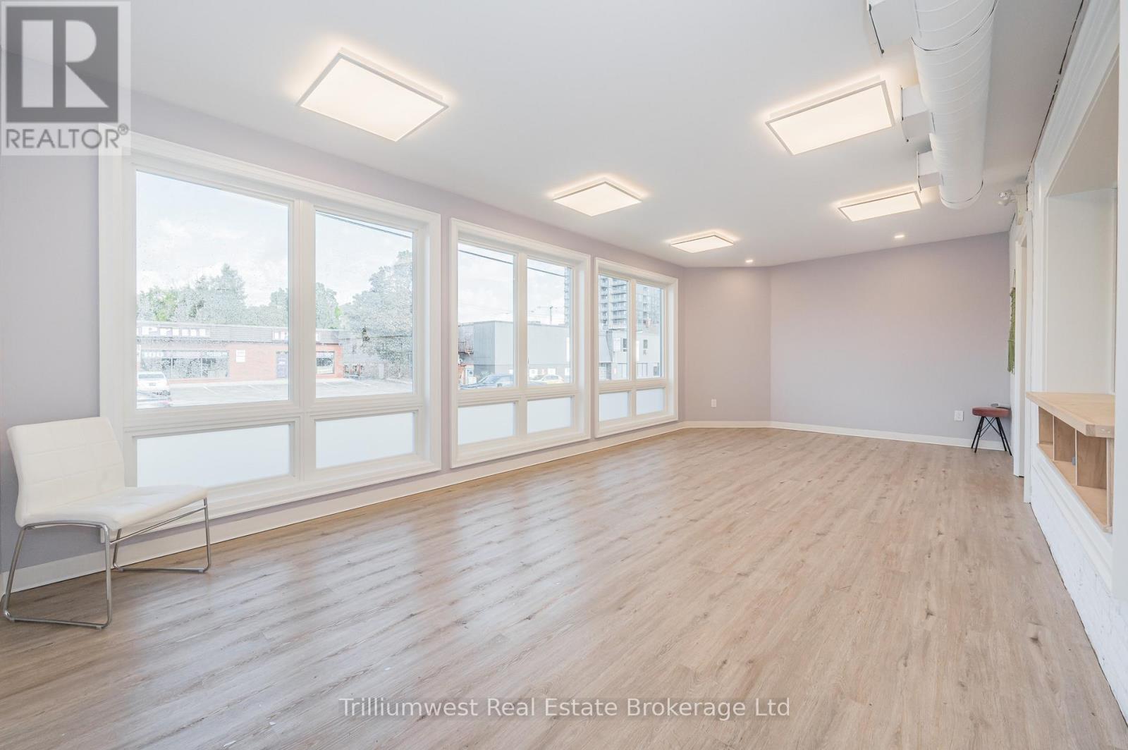 161 Victoria Street S, Kitchener, Ontario  N2G 2B7 - Photo 5 - X12526198