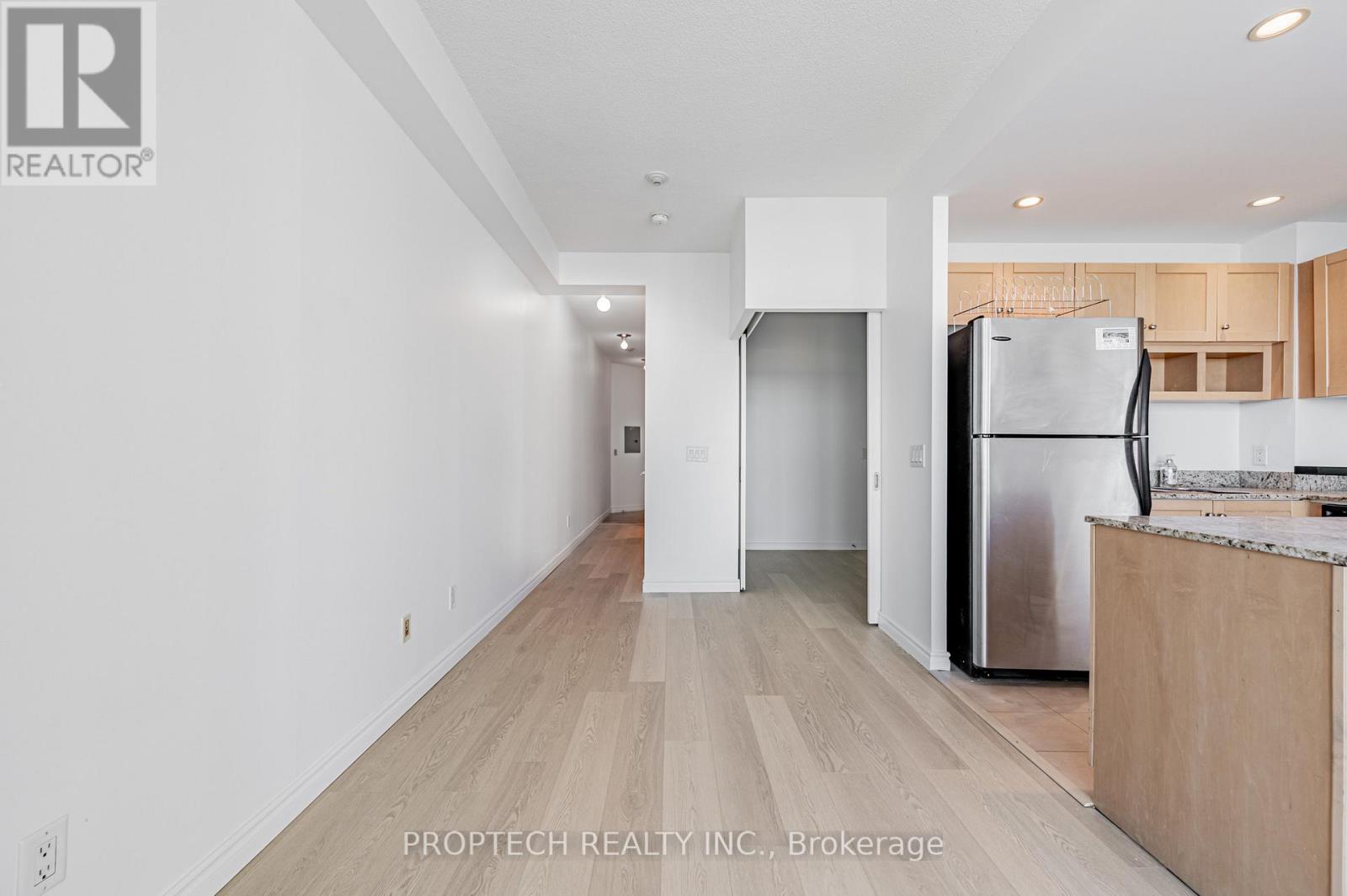 2005 - 218 Queens Quay W, Toronto, Ontario  M5J 2Y6 - Photo 12 - C12526194