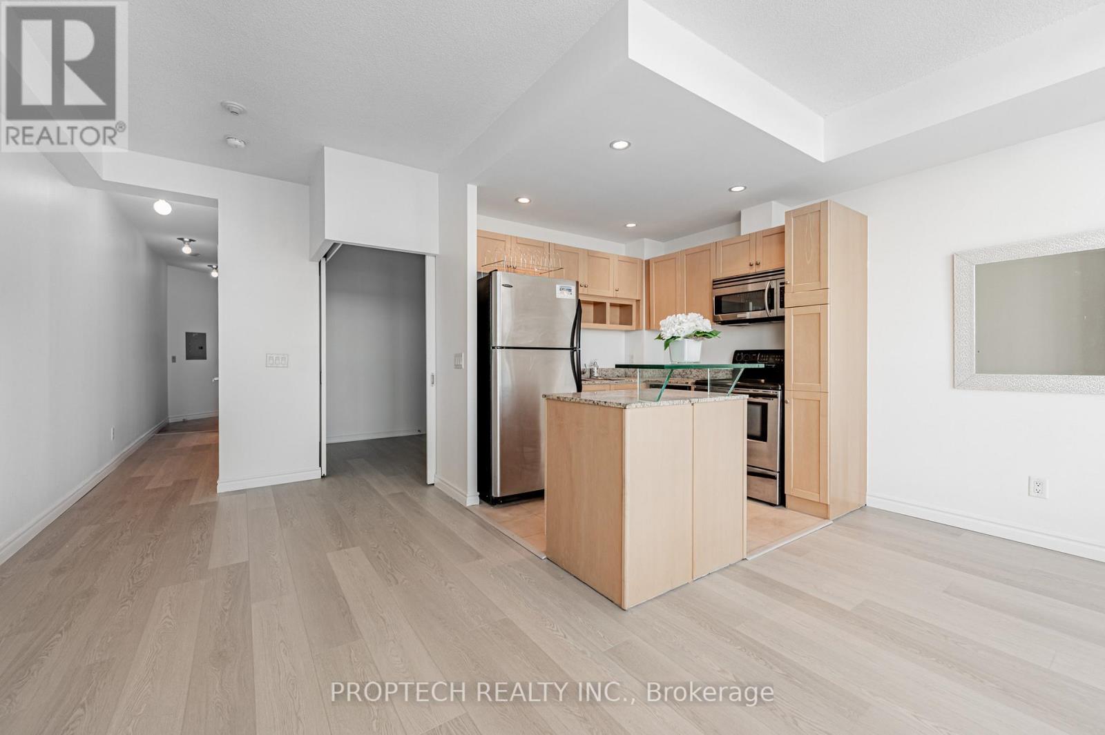 2005 - 218 Queens Quay W, Toronto, Ontario  M5J 2Y6 - Photo 13 - C12526194