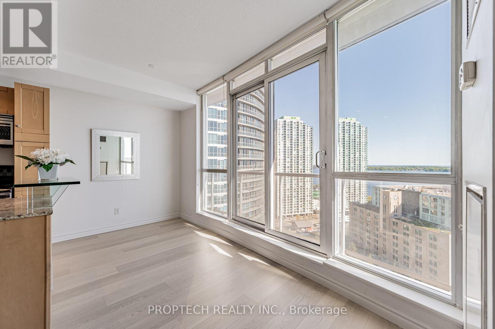 2005 - 218 Queens Quay W, Toronto, Ontario  M5J 2Y6 - Photo 15 - C12526194