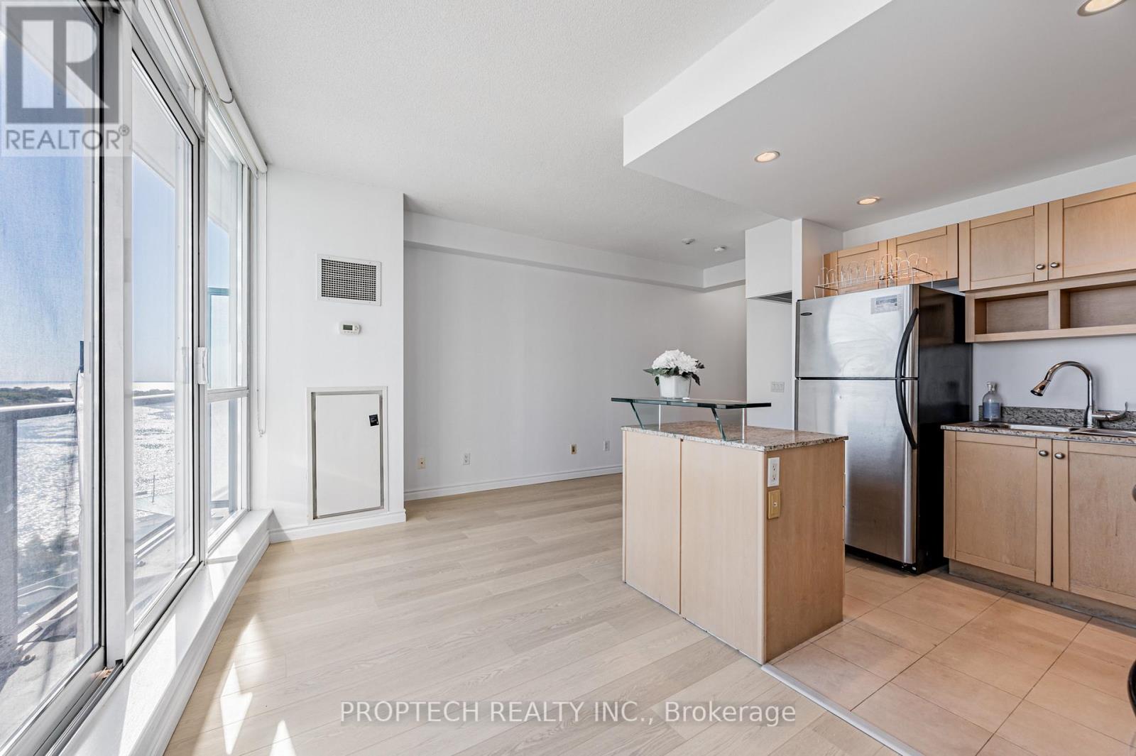 2005 - 218 Queens Quay W, Toronto, Ontario  M5J 2Y6 - Photo 16 - C12526194