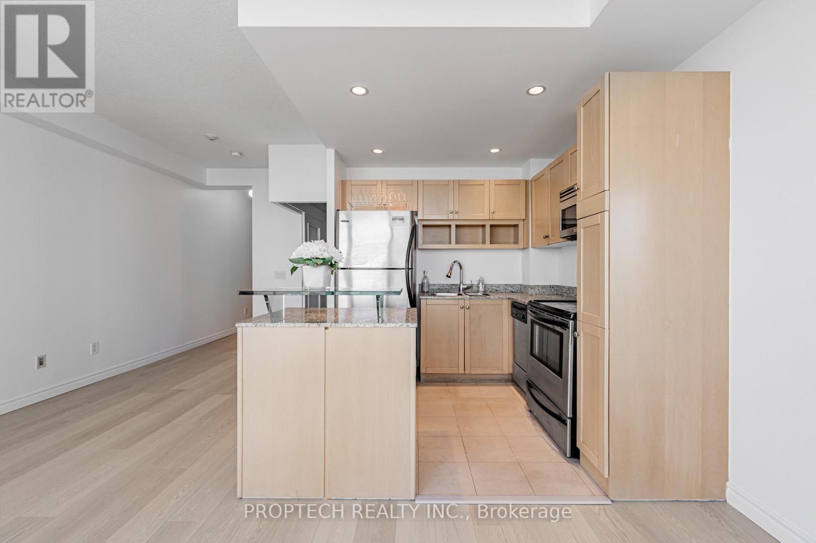 2005 - 218 Queens Quay W, Toronto, Ontario  M5J 2Y6 - Photo 18 - C12526194