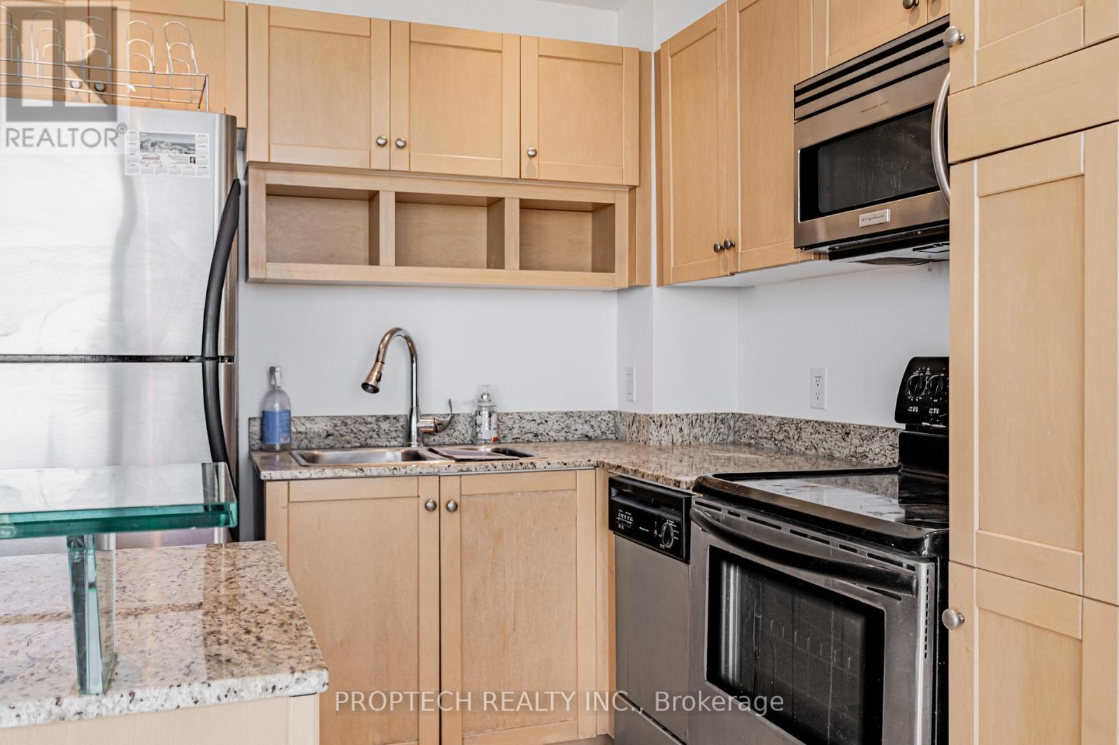 2005 - 218 Queens Quay W, Toronto, Ontario  M5J 2Y6 - Photo 19 - C12526194